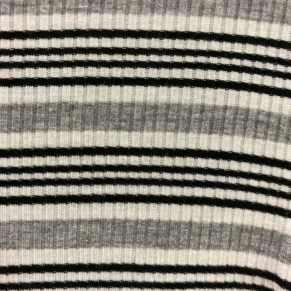 Cropped Black/Grey/White Long-sleeve Top - Picture 2 of 2